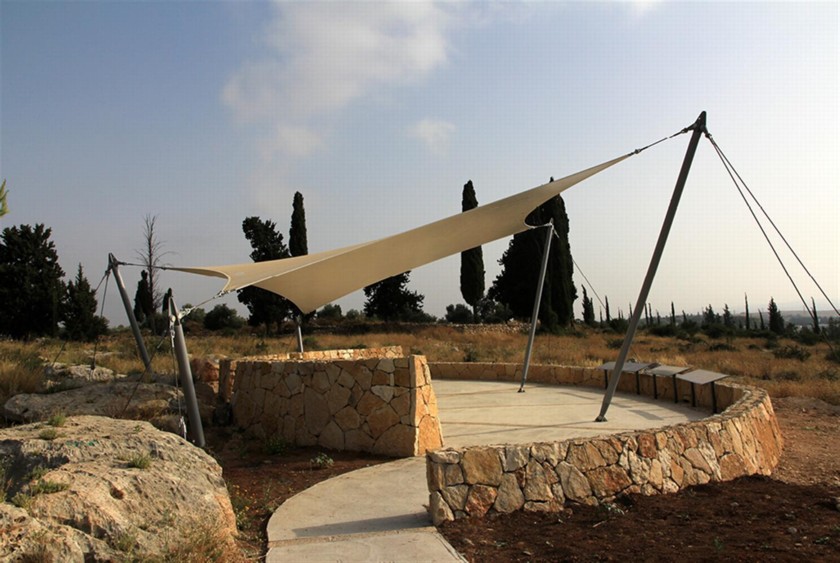 שביל נגיש מוביל למצפור. צילום: יעקב שקולניק