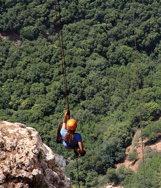 בין שמים וארץ במערת קשת. צילום: יעקב שקולניק