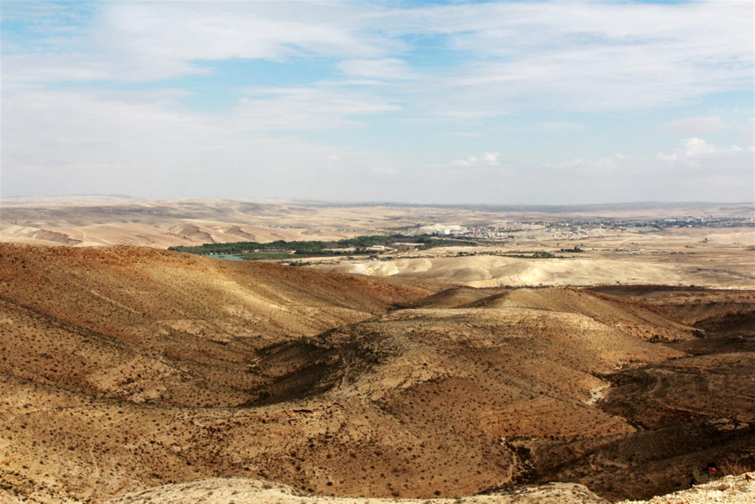 נוף פארק ירוחם והעיר ירוחם. צילום: יעקב שקולניק
