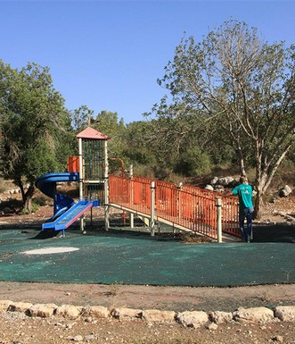 חניון גן החרובים בקצה הצפוני של דרך הנוף. צילום: יעקב שקולניק