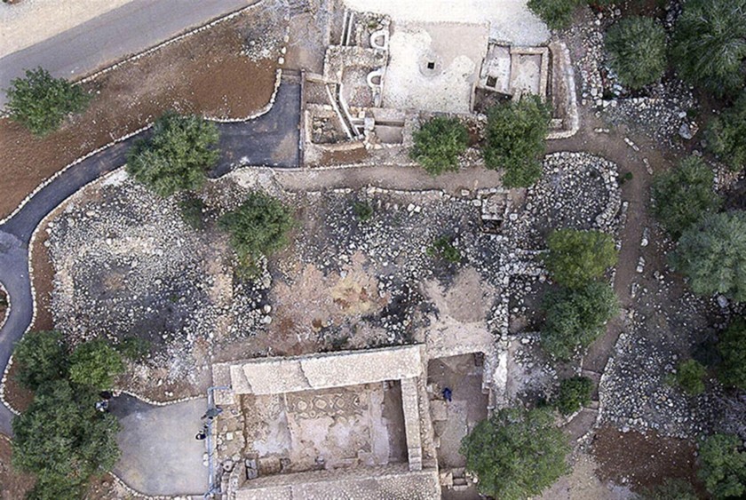 תצ"א של שרידי הכנסייה (למטה) והגת (למעלה). צילום: מיקי דוידוב, שמוליק פרירייך, רשות העתיקות