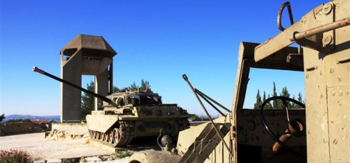 האנדרטה ומגדל התצפית בגבעת אדר. צילום: יעקב שקולניק