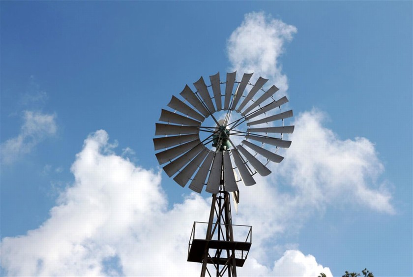 גלגל הכנפיים של משאבת שבשבת. צילום: יעקב שקולניק