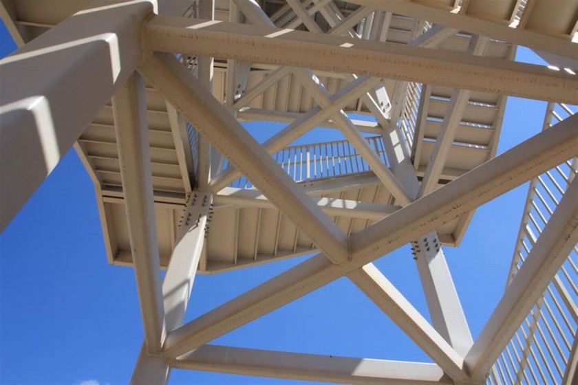 מגדל התצפית במבט מלמטה. צילם: יעקב שקולניק