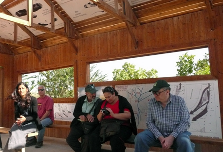 מסתור תצפית בציפורים על-ידי המטיילים בפארק.  צילום: טלילה ליבשיץ