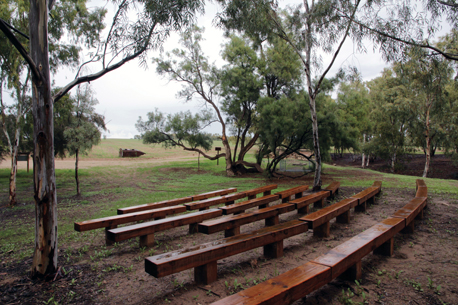 התיאטרון בחניון הבאר. צילום: יעקב שקולניק, ארכיון הצילומים של קק"ל