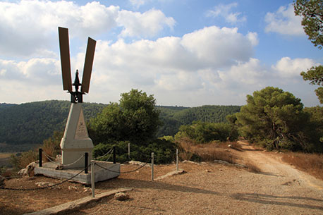 אנדרטת מוטי שרון