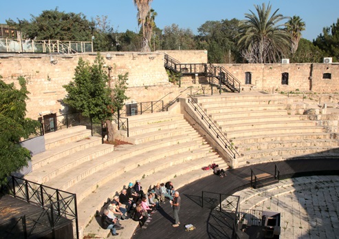 התיאטרון הרומי בשוני. צילום: יעקב שקולניק, ארכיון הצילומים של קקל