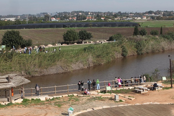 נחל אלכסנדר. צילום: יוסי זמיר, ארכיון הצילומים של קק״ל