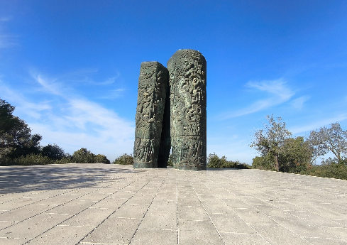 אנדרטת מגילת האש. צילום: איל שפירא